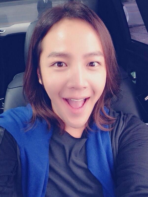 jiyoonsora's tweet photo. 我常被人說腸髮時很像他 http://t.co/SVLcRaomeO