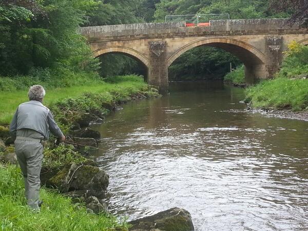 OllyShepherdFF's tweet photo. Fishing the Yorkshire Esk today with a client. Perfect water levels but the Sea-Trout remained illusive! http://t.co/ypsa87iIF8