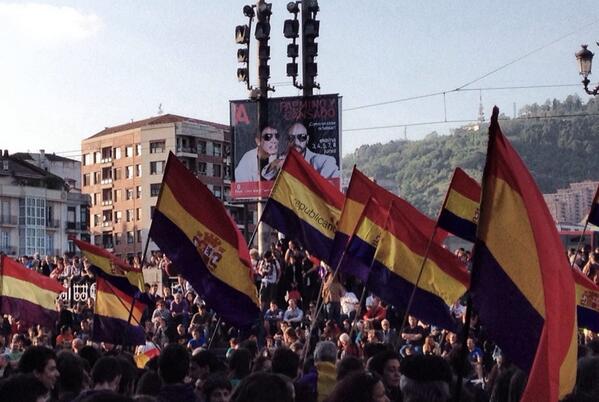 Faemino y cansado, presidentes de la tercera república!!! #ElReyAbdica cc/@cansado2