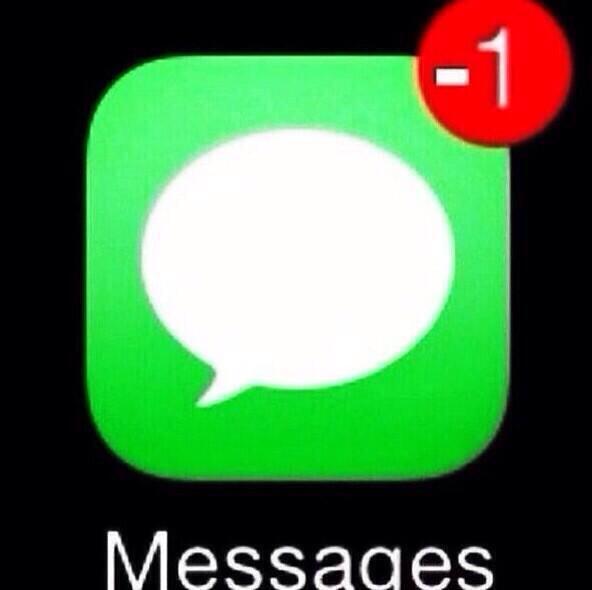 TheComedyHumor's tweet photo. my phone be like http://t.co/m1NW3Vsa6Z