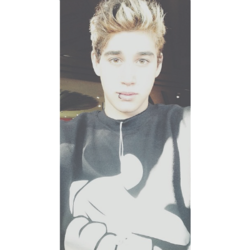 brooksshvgdr's tweet photo. gyfy http://t.co/TDqTlkE7y5