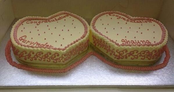 egglesscakeshop's tweet photo. Engagement Cakes http://t.co/nrP7hBxXes