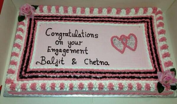 egglesscakeshop's tweet photo. Engagement Cakes http://t.co/nrP7hBxXes