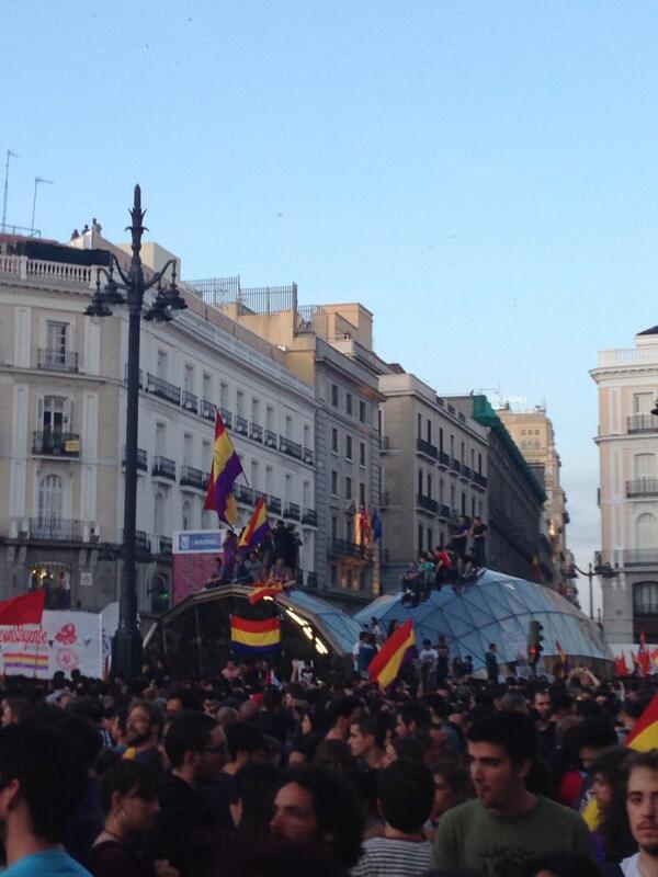 XimoAC's tweet image. España republicana??? No sé, pero la Puerta del Sol hoy parece que sí