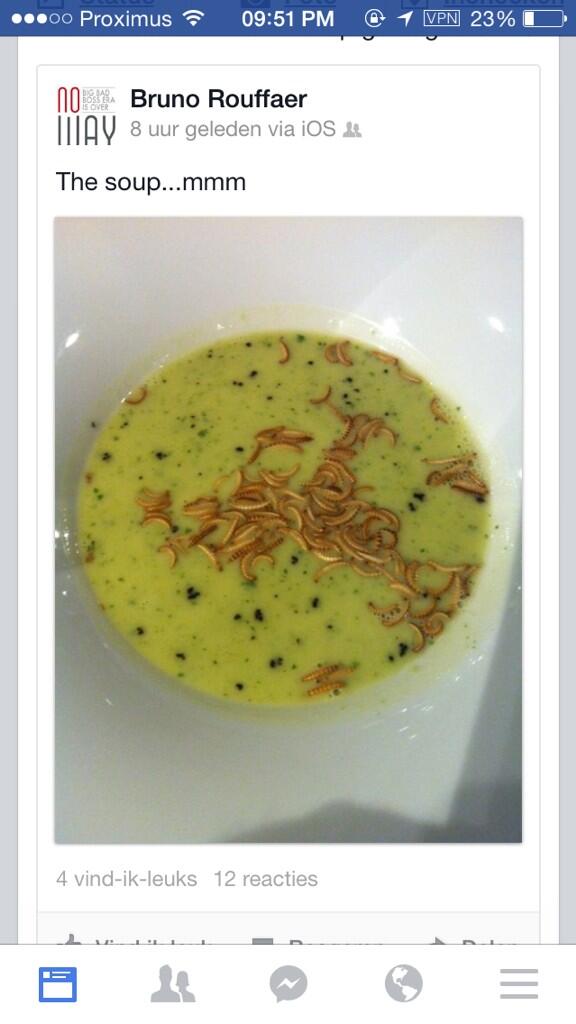 _rffr_'s tweet image. Wa is mijne papa allemaal aant doen vraag in mij soms af #wormen #sprinkhanen #ranzig