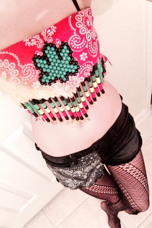 KandiKitty's tweet photo. Trying something other than bracelets and masks! #kandi #rasta http://t.co/xtVIKgj32B