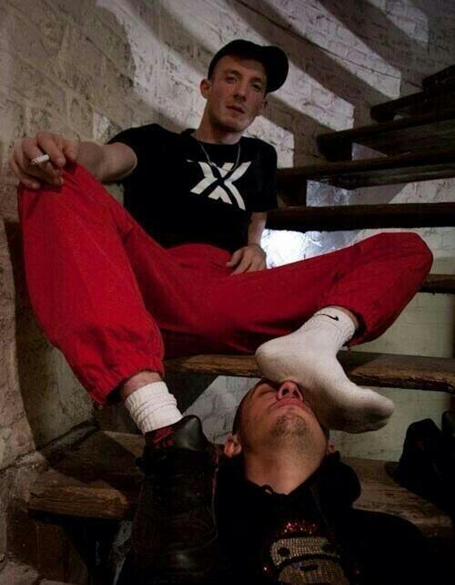 RandomHotChavs's tweet photo. #chav #feet #FootFetish #RandomHotChavs - http://t.co/GWeYVnvpnA