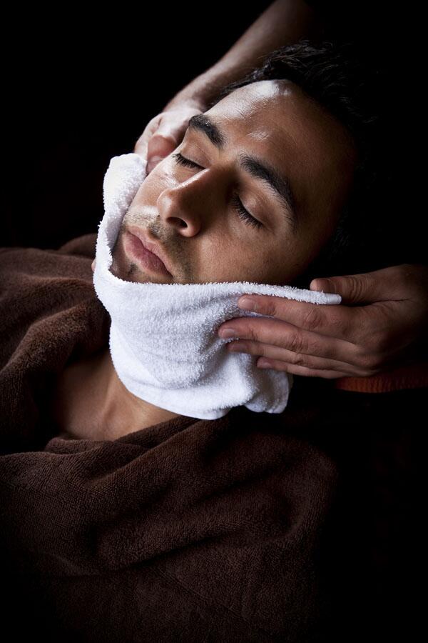 JRussellBeauty's tweet photo. Father's Day is coming up, treat him to a royal shave for only $65! http://t.co/34R7E7DZd6