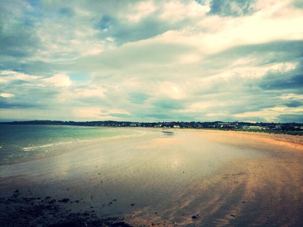 ApiDublin's tweet image. What is this tropical location? Skerries, Co Dublin #studyabroad #apiDublin #thisIsStudyAbroad