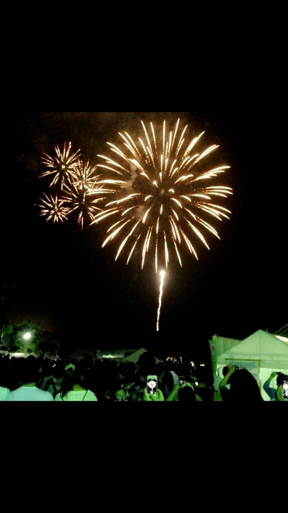 mashimanoa's tweet photo. 昨日の横浜の花火大会🌜‼
とってもきれい♪ http://t.co/cIl7f3pL2S