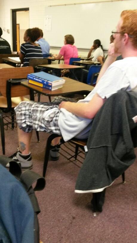 iTs_Mikey_here's tweet image. Ginger in cargos with a sick calf tat
Someone give this kid a bid
@PickettKadeem #GDIproblems #TFM not
