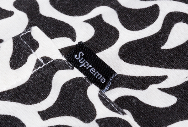 ProjectBlitz's tweet photo. [New Arrivals] Supreme Pacific Camo Pocket Tee in White from F/W '13 release - http://t.co/xL4u9BtnXk http://t.co/thNHPMcSf9