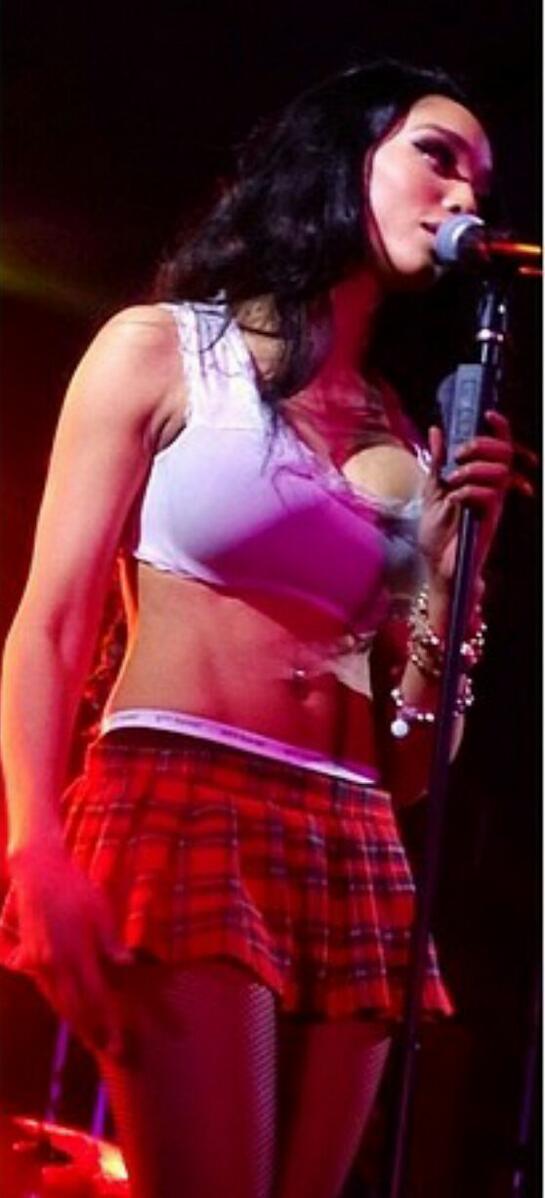 DarnaaMusic tweet picture