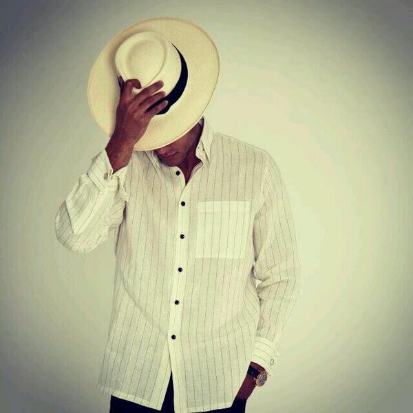 BlasserG's tweet photo. Sigue la moda como @DayronCh y ve por tus Guayaberas Blasser, todo los estilos y colores que desees! http://t.co/FKjZcA3wCo
