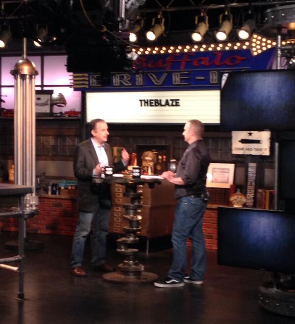 ProsperityUPN's tweet photo. RT @deneenborelli: @GlennBeck NY studio @tomborelli on @WilkowTheBlaze tonight #Energy #EPARegs #tcot http://t.co/uty6rnuAf0