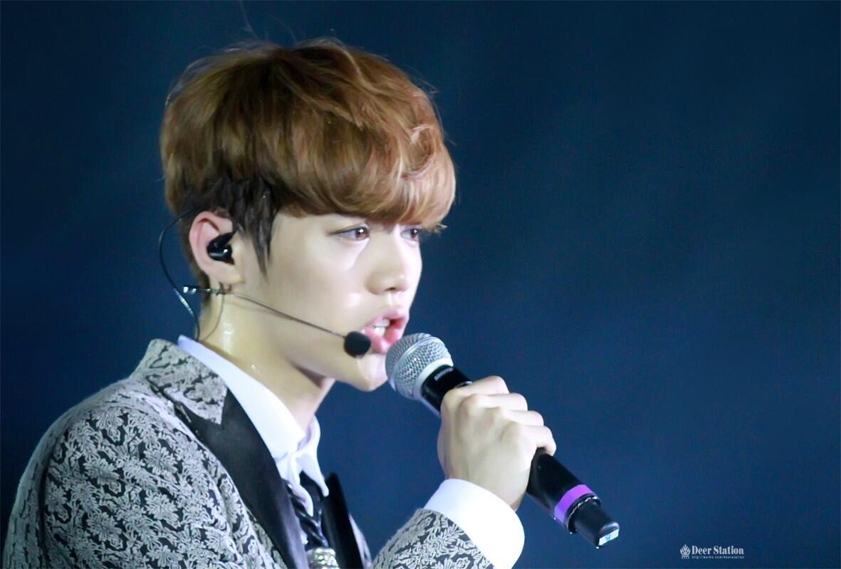 [FANTAKEN] 140602 EXO Concert "The Lost Planet" in HK - Day 2 [73P] BpKbKYDIMAAeMB7