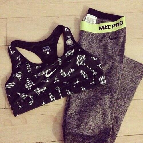 TopOutfits's tweet photo. Anything Nike >> http://t.co/OxO1ggY23W