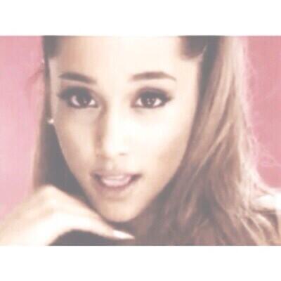 aaronspurpose's tweet image. Whys she so perfect? 😭😭 #WatchProblemOnVEVO