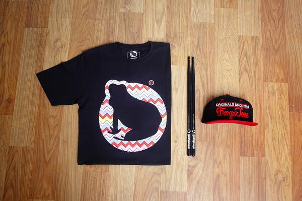 FT_FOUNDATION's tweet image. paket 1 ( tees+drums stick+headwear font ) 355K order : +6285640707006 #frogstonefoundation