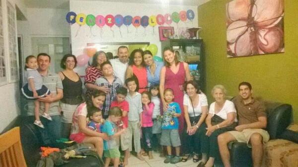 AbimelecRdz's tweet photo. Feliz celebración de mi cumpleaños #39 http://t.co/5Rrdvs3vUt
