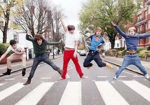 JaziveAj's tweet image. Ya van a ser 2 años del UANT y 1año del TMHT #OneDirectionEnMéxico Los chicos son perfectos, los amo #1DMEMORIES