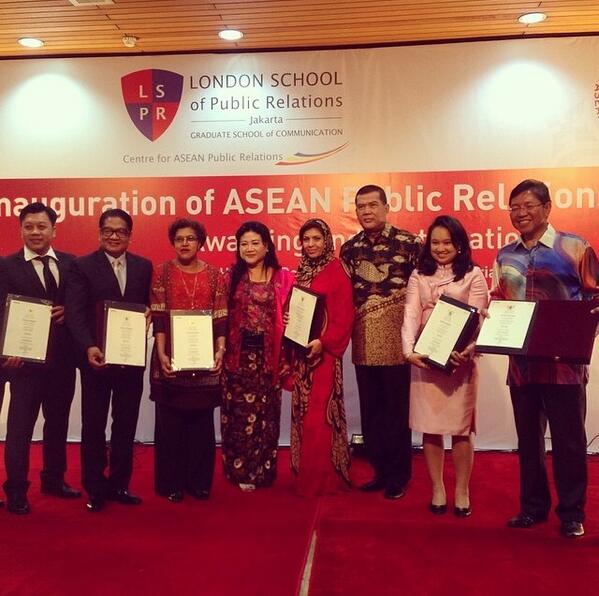 The 6 representative of ASEAN and certificate from LSP LSPR and BNSP