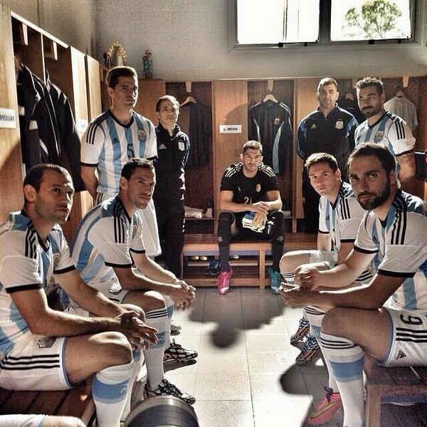 lolabezerra's tweet photo. A dias💃vamos ARGENTINA carajoooo🎈🎈🎈 http://t.co/cdT2KtpDg0