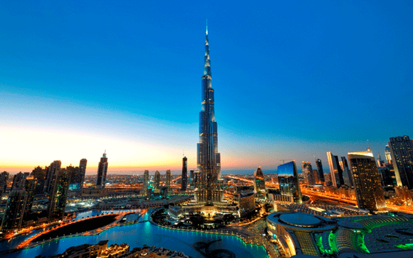 The Guardian: #Dubai is an oasis of top-notch hotels, world-renowned restaurants &amp; bizarre attractions