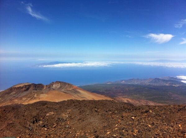 RicardoUriz6's tweet photo. #Picoviejo #Crater #Gomera #LaPalma #ElHierro #Teide http://t.co/38sYEVOteJ