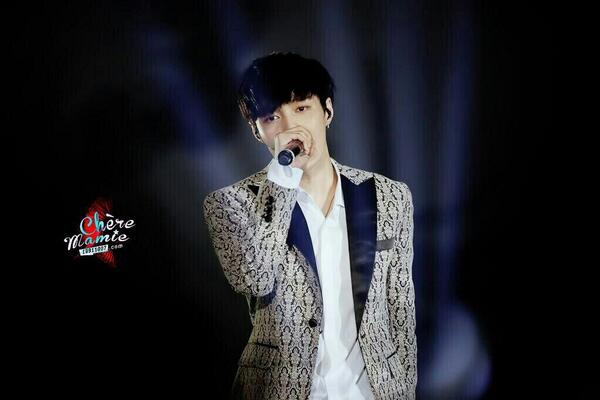 fishhooooo's tweet photo. I love you lay!!!!!“@WearEXOtics: [HQ] 140602 Lay @ #LOSTPLANETinHONGKONG (cr: as tagged) http://t.co/lMBwxcMlTL”