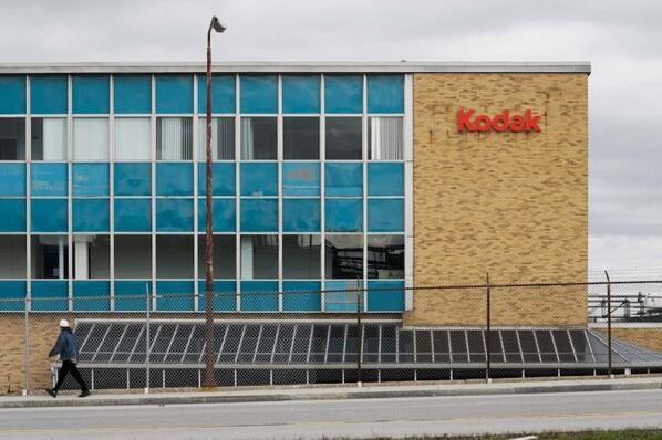 lisaveta_'s tweet photo. "@_zAl_ : Catherine Leutenegger ha fotografato Rochester, la città abbandonata della Kodak
http://t.co/MEDZkSQxVh http://t.co/dRerWKZ61G"