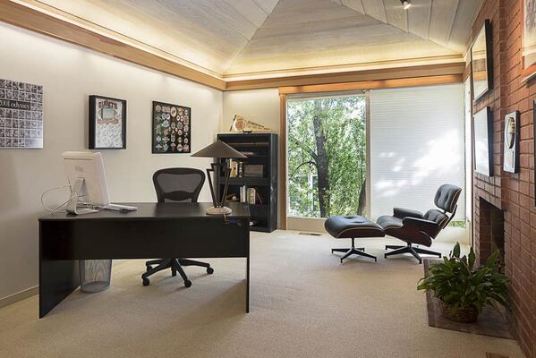 EBNFitouts's tweet photo. But what do Sydney business leaders think about working remotely? #remote #work http://t.co/lJkBSZpjkY http://t.co/KvValkJsiX