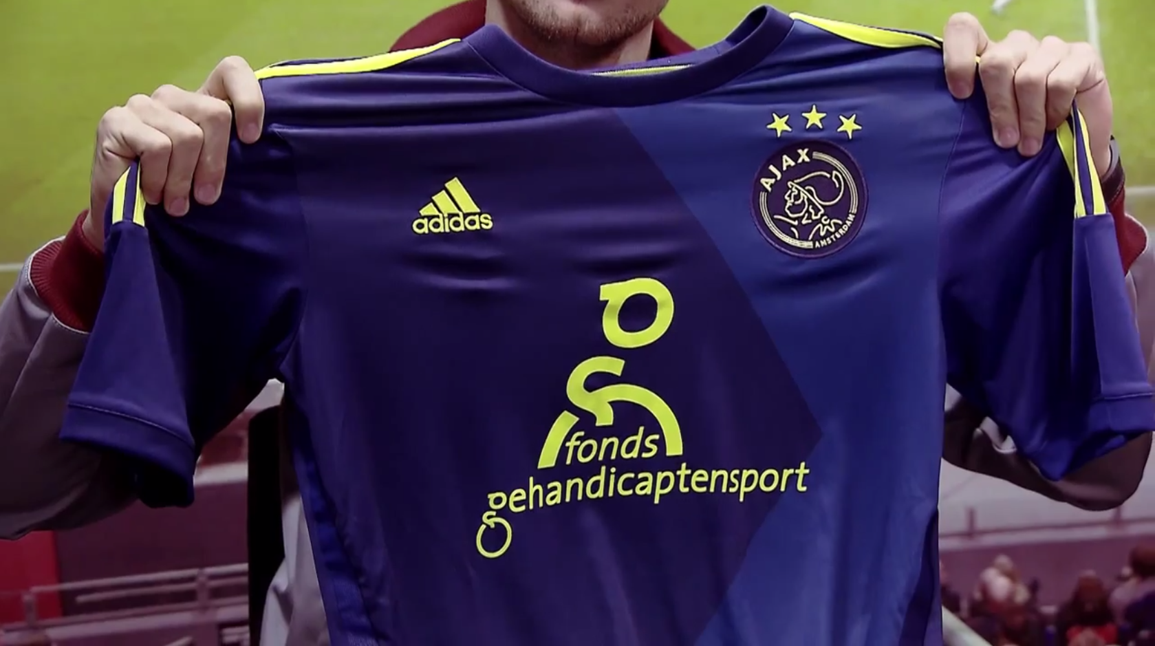 BpMVRsLCcAAIOwz.png:large