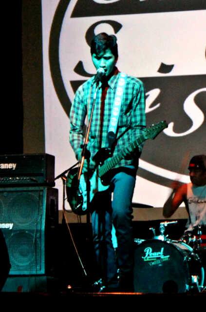 Aku ingin perang segera hilang perang lekas hentikan :D <a href="/DislikeDecember/">Hadapi Depresi</a> cc:  <a href="/boby_ipank/">Hambali</a>