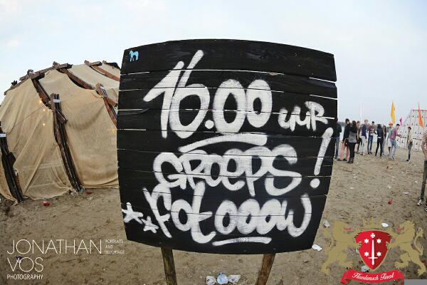 Hrlmschfnst's tweet photo. Om 16:00 barst 't tag-fest los op http://t.co/8KPQ3v1tjt http://t.co/rgorpIxpAr