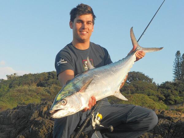 balbaglou2's tweet photo. 107cm snoek on green glow #2. @RobertGordonKyl @dayle_mack @shaundjacobs http://t.co/3WI5hIEAUp