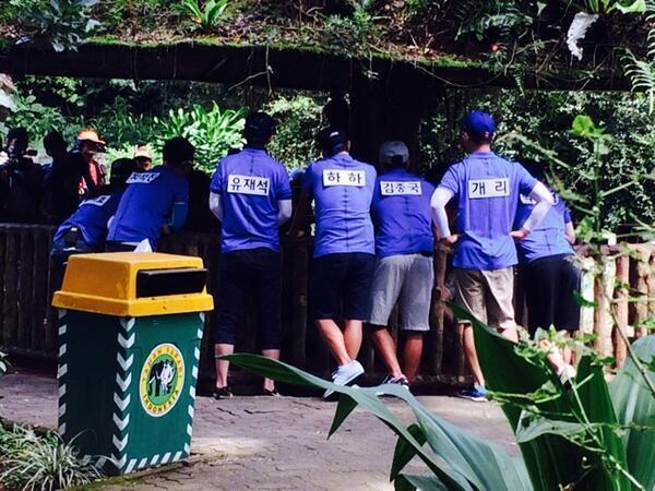 KoreanUpdates's tweet photo. Running Man spotted filming at Taman Safari Indonesia in Bogor.Woah,can't wait to see this episode! >< #KoreanUpdates http://t.co/AHS3cJviuT