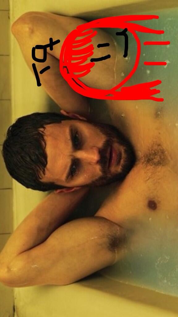 iNesteaLimon's tweet photo. Los envidiosos dirán que esto es Photoshop y que no estoy de relax con mi novio en la bañera. #típico http://t.co/bvu8sRzzNb