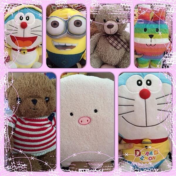 Minions En Twitter 公仔不会说话 但是它们会陪你 它们不懂得安慰 但会一直对着你微笑 告诉你这个世界依然美好 今天觉得最幸福的事 就是窝在床上与它们作伴 Instacollage 幸福的事