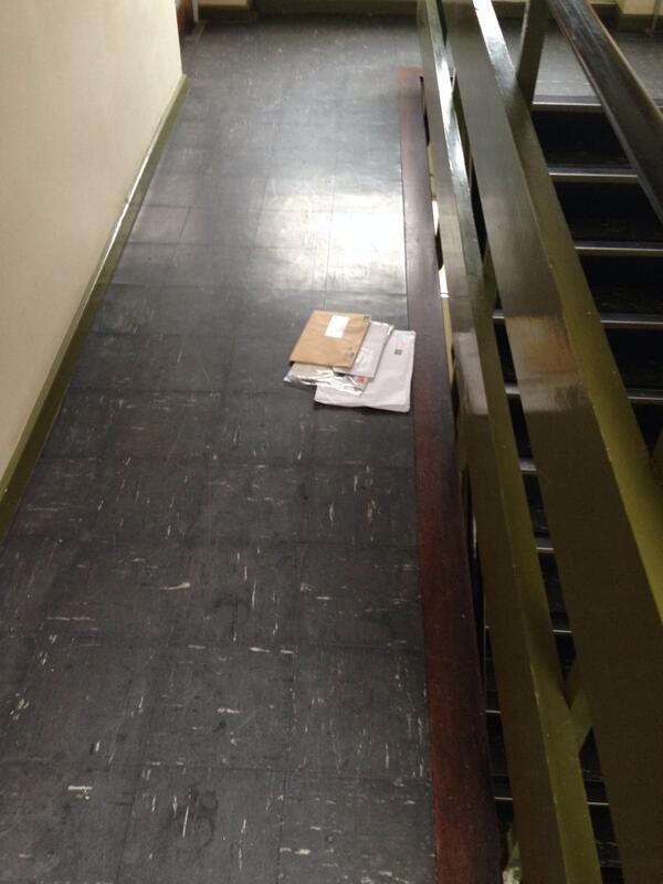 Lh_182's tweet photo. @RoyalMail why was all this post left over our corridor.
Not even for our flats. http://t.co/a85F0ymEVQ