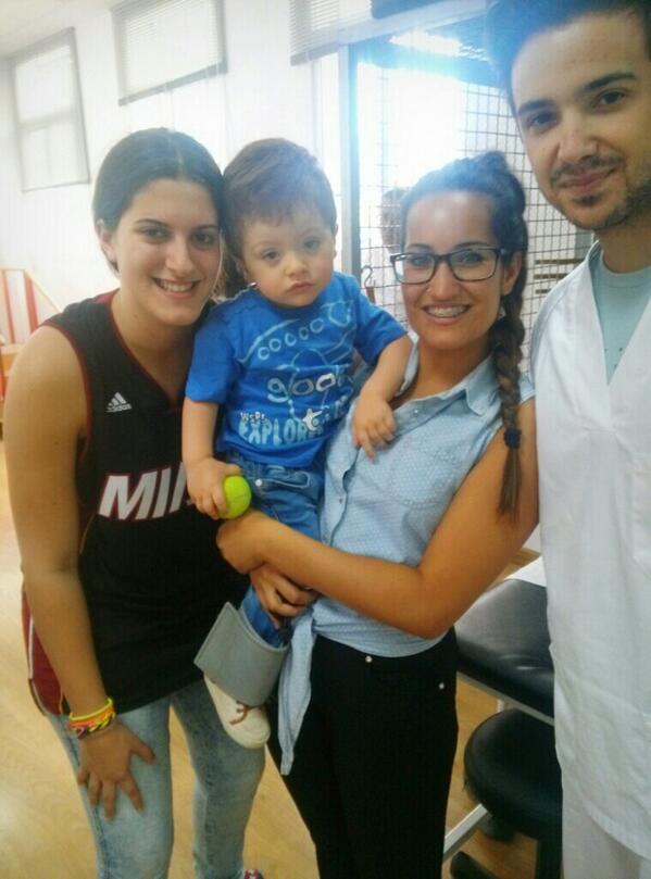 Nelida_pm90's tweet photo. Practicas de este curso con punto y final.  Gran familia. http://t.co/rF5qD7sqSK