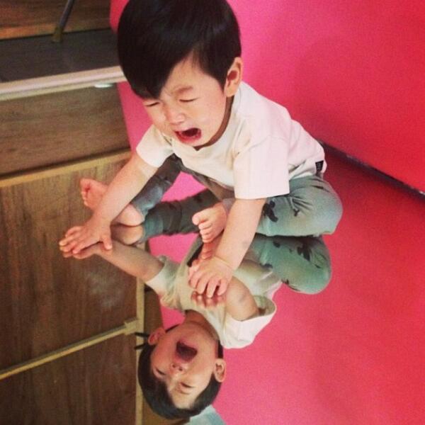 Chan_BaekReal's tweet photo. ถ้าจะเหมือนน้องแบคขนาดนี้นะ ....โอ่ย เห็นแล้วิยากมีลูก ประเด็นคือ...จะได้แบบนี้ป่ะ

#คลังเอ็กโซO_o #중독 http://t.co/xzGmQT1St4