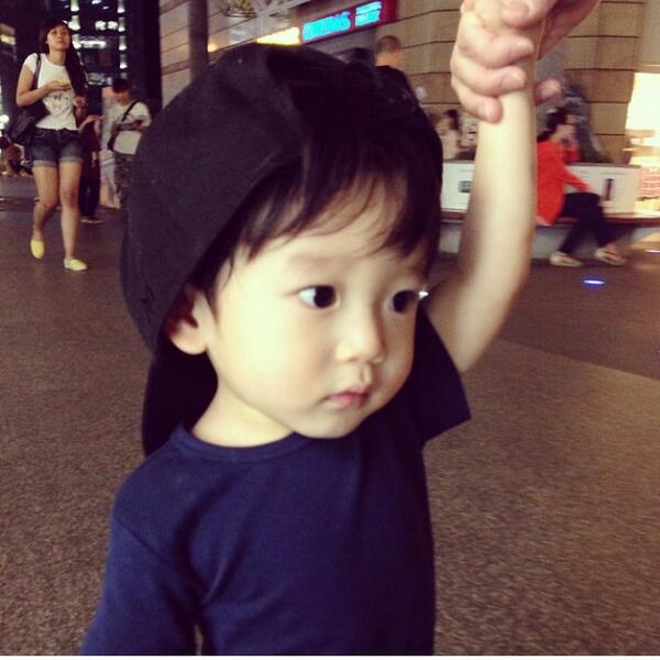Chan_BaekReal's tweet photo. ถ้าจะเหมือนน้องแบคขนาดนี้นะ ....โอ่ย เห็นแล้วิยากมีลูก ประเด็นคือ...จะได้แบบนี้ป่ะ

#คลังเอ็กโซO_o #중독 http://t.co/xzGmQT1St4