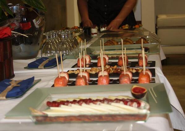 eventval_cat's tweet photo. Hora de comer...
Y que mejor que uno de nuestros Lunch a domicilio o a la empresa !!
http://t.co/eCTVhuzQtP http://t.co/96lfJMxBBN