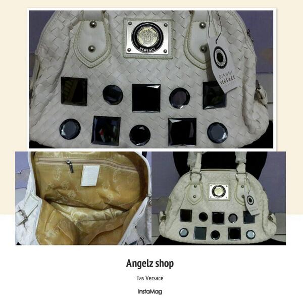 BebyAyou's tweet photo. Tas Versace, bahan bagus...
Warna white, No tali panjang..
Murmer 150rb..
Minat pm yaa... http://t.co/CdMnGdc44J