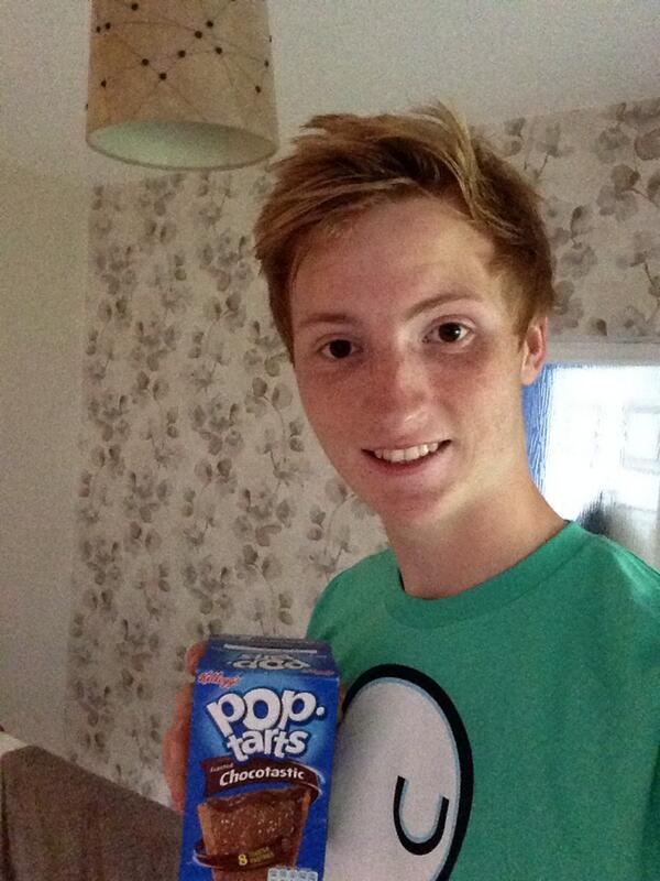 iPorterrr's tweet photo. @JahovasWitniss Hova T-shirt! So happy :D http://t.co/OqlfSEkeSM