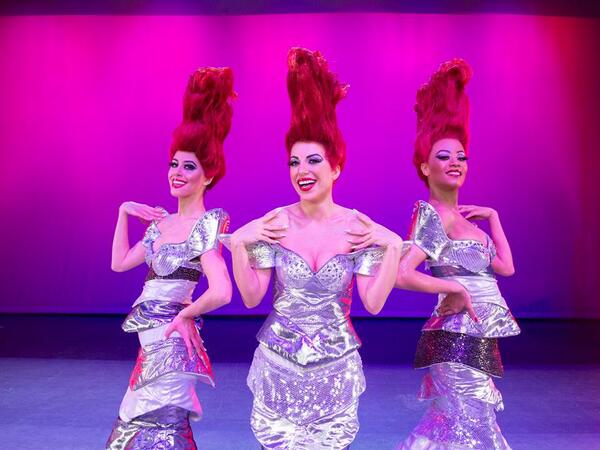 Παράταση παραστάσεων μέχρι 15 Ιουνίου 2014!!  PRISCILLA Η ΒΑΣΙΛΙΣΣΑ ΤΗΣ ΕΡΗΜΟΥ!