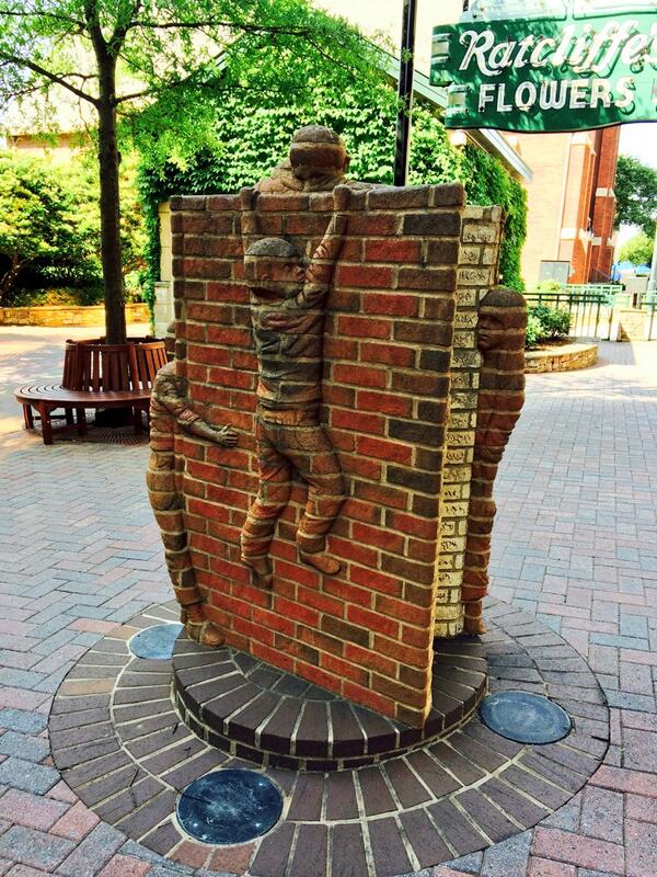 bss1974's tweet photo. Charlotte is a pretty cool city! #loulex #buildagreatcity http://t.co/e6s281926M