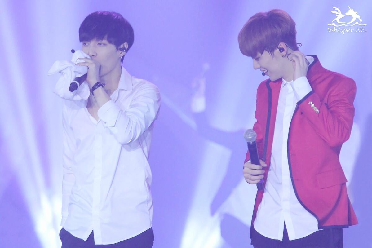 [FANTAKEN] 140602 EXO Concert "The Lost Planet" in HK - Day 2 [73P] BpNxYqSIEAAvp1T