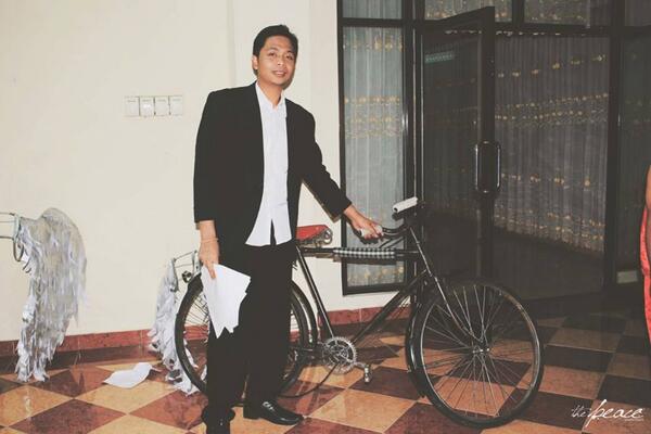 ayenmambu's tweet photo. Drama Musical "the peace" #walenetouminahasa http://t.co/FvnQmd7Fcn